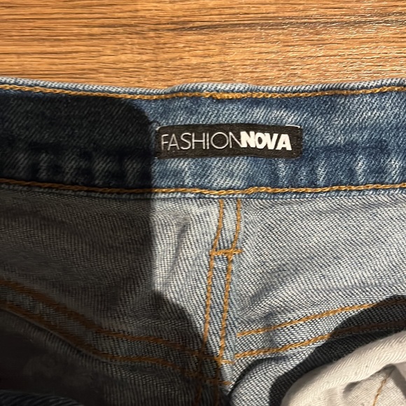 BEST JEANS I’VE EVER WORN - Picture 3 of 4